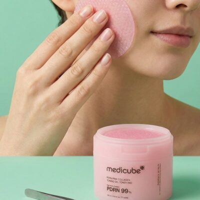 PDRN PINK COLLAGEN TONING GEL TONER PAD - ALMOFADAS COM PDRN E COLAGENO MEDICUBE - 70 PADS